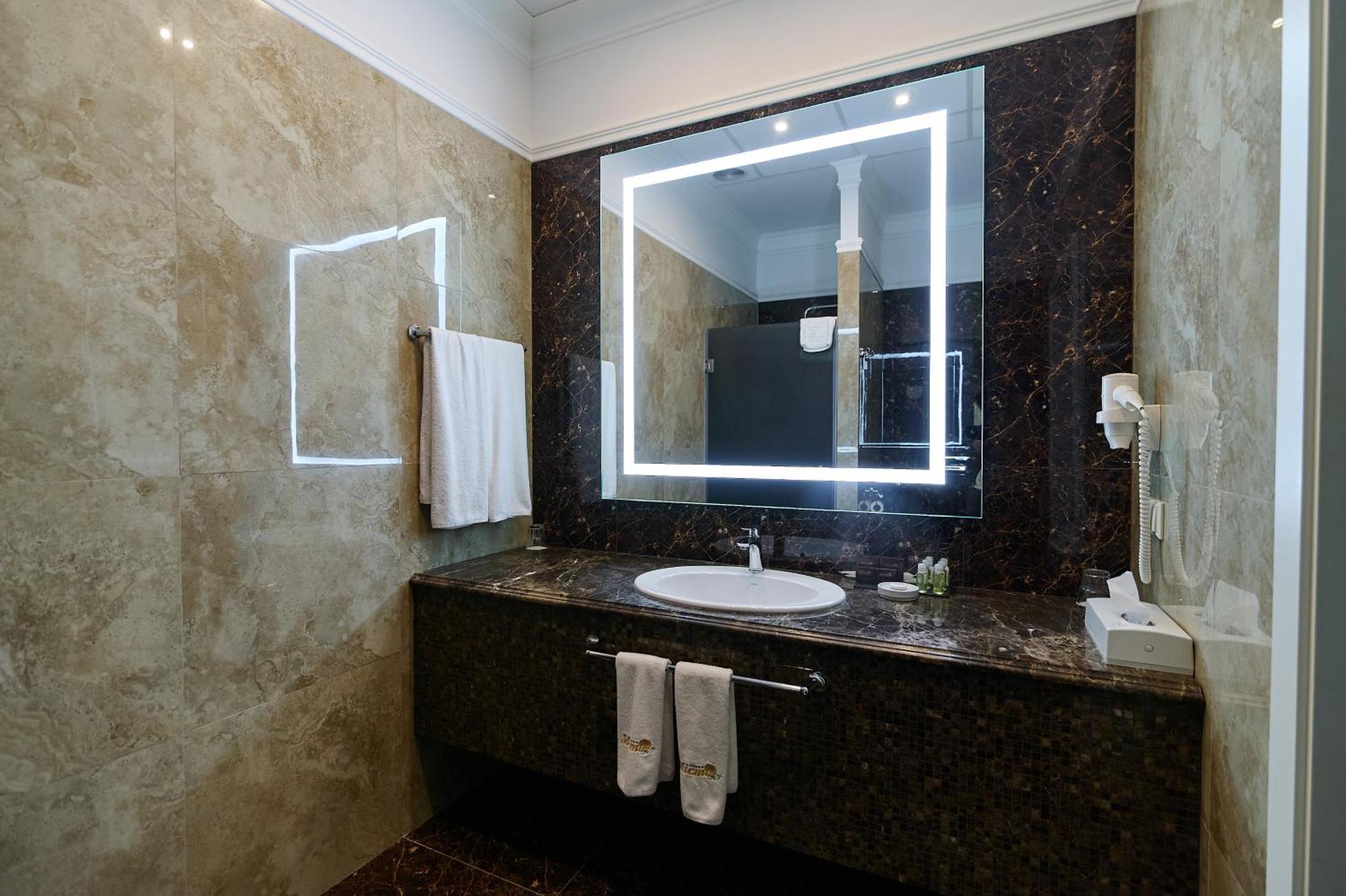 Hotel Misto Spa & Fitness Charkiw Exterior foto
